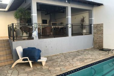 Sobrado &agrave; venda - 330m&sup2; - centro