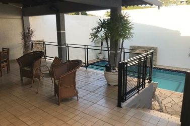 Sobrado &agrave; venda - 330m&sup2; - centro