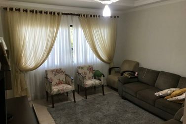 Sobrado &agrave; venda - 330m&sup2; - centro