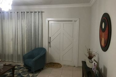 Sobrado &agrave; venda - 330m&sup2; - centro