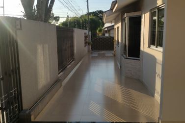 Casa &agrave; venda - 200m&sup2; - Centro