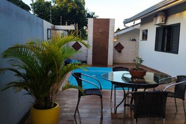 Casa &agrave; venda - 200m&sup2; - Centro