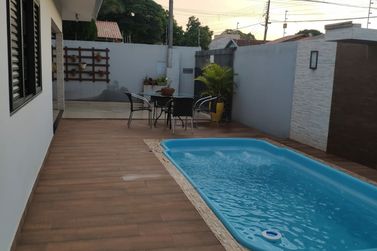 Casa &agrave; venda - 200m&sup2; - Centro
