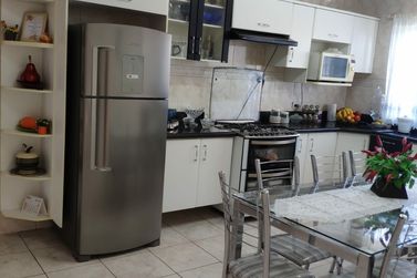 Casa &agrave; venda - 200m&sup2; - Centro