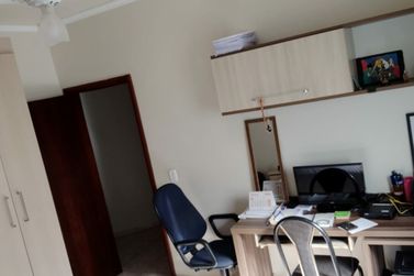 Casa &agrave; venda - 200m&sup2; - Centro