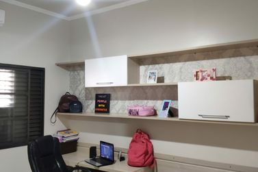 Casa &agrave; venda - 200m&sup2; - Centro