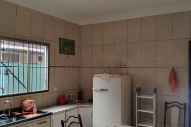 Casa &agrave; venda - 234m&sup2; - pr&oacute;xima a Unipar