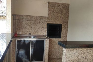 Casa &agrave; venda - 234m&sup2; - pr&oacute;xima a Unipar