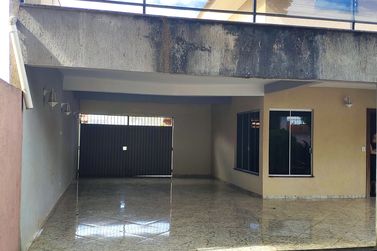 Casa &agrave; venda - 234m&sup2; - pr&oacute;xima a Unipar