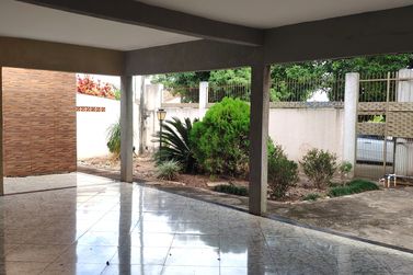 Casa &agrave; venda - 234m&sup2; - pr&oacute;xima a Unipar