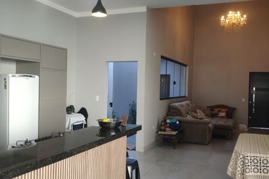 Casa &agrave; venda - 180m&sup2; - Jardim Monte Cristo 