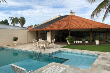 Casa &agrave; venda - 370m&sup2; - Jardim Santos Dumont 
