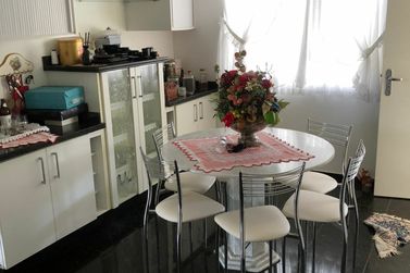 Casa &agrave; venda - 370m&sup2; - Jardim Santos Dumont 