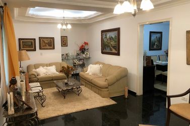 Casa &agrave; venda - 370m&sup2; - Jardim Santos Dumont 