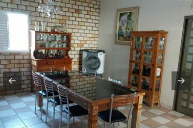 Casa &agrave; venda - 398m&sup2; - pr&oacute;xima a AABB