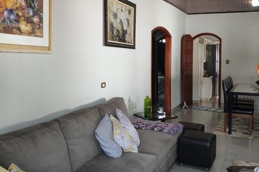 Casa &agrave; venda - 230m&sup2; - JARDIM PROGRESSO