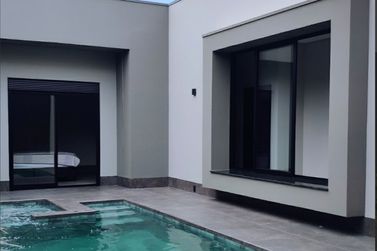 Casa &agrave; venda - 230m&sup2; - Jardim Monte Cristo
