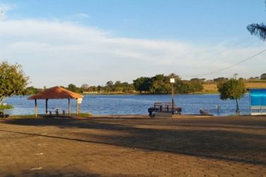Casa &agrave; venda - 260m&sup2; - Itaguaj&eacute; 