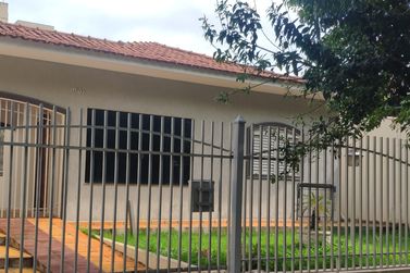 Casa &agrave; venda - 185m&sup2; - Centro 