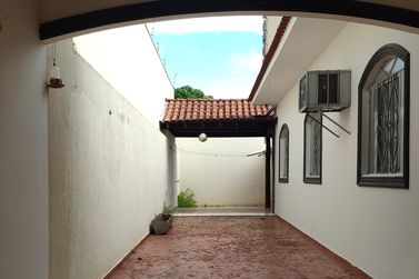 Casa &agrave; venda - 185m&sup2; - Centro 
