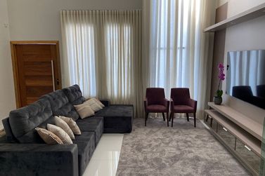 Sobrado &agrave; venda - 205m&sup2; - Jardim Ouro Branco