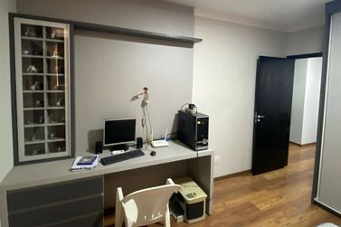 Casa &agrave; venda - 215m&sup2; - Centro 