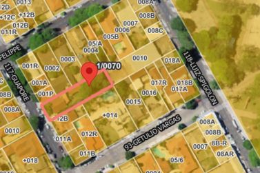 Terreno &agrave; venda - 900m&sup2; - Centro