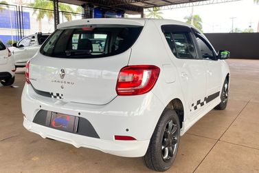 Renault SANDERO