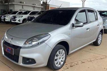 Renault SANDERO