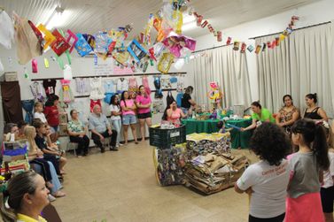 Escola Municipal Presidente Médici de Entre Rios do Oeste realizou apresentação