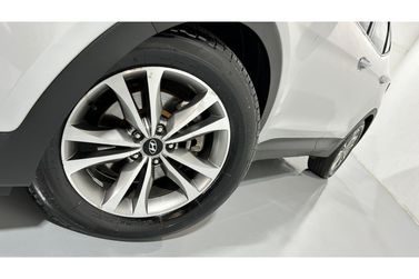 Hyundai Santa