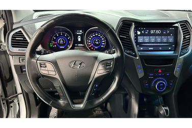 Hyundai Santa