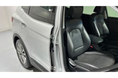 Hyundai Santa