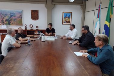 Organizadores da Feira do Agronegócio se reúnem com prefeito Caíque Rossi