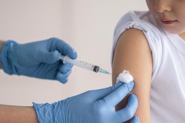Vacinação contra a covid-19 segue com nova estratégia