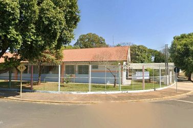 Faleiros Policial Ambiental cobra solu&ccedil;&atilde;o para ac&uacute;mulo de &aacute;gua em escola
