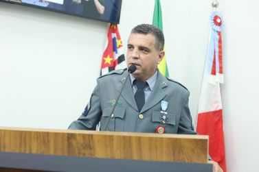Faleiros solicita informa&ccedil;&otilde;es sobre revis&atilde;o do Estatuto do Magist&eacute;rio em Pen&aacute;polis