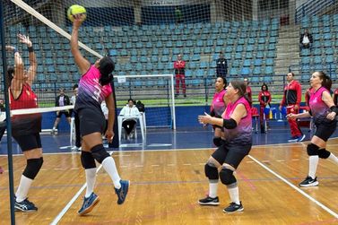Jogos da Melhor Idade abrem temporada em Ara&ccedil;atuba com mais de 2 mil atletas