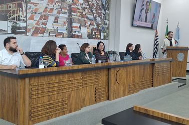 Audi&ecirc;ncia p&uacute;blica apresenta propostas para assist&ecirc;ncia social em Pen&aacute;polis