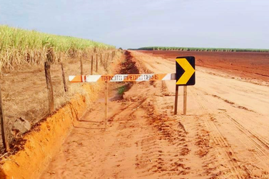 Interdi&ccedil;&atilde;o atinge trecho da Estrada Municipal Alexandre Parpinelli para melhorias