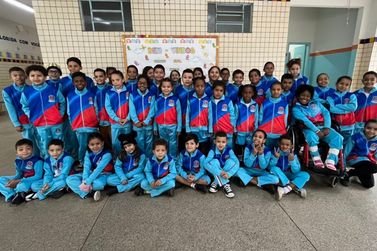 Prefeitura inicia entrega de uniformes para 4.500 alunos da rede p&uacute;blica
