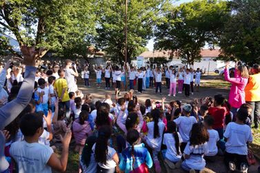 Alunos da rede municipal participam do &ldquo;Dia de Fazer M&uacute;sica&rdquo;