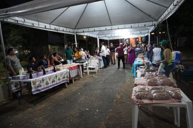 Pra&ccedil;a das Artes re&uacute;ne m&uacute;sica raiz e feira de economia colaborativa