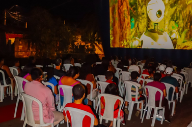 Cinema no Bairro leva sess&atilde;o gratuita ao ar livre para a Vila Industrial Alta
