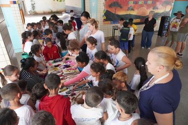 Emef Elza Nadai recebe lideran&ccedil;a ind&iacute;gena em encerramento de projeto pedag&oacute;gico