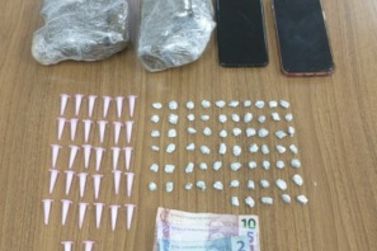For&ccedil;a T&aacute;tica det&eacute;m adulto e adolescente acusados de tr&aacute;fico de drogas em Ara&ccedil;atuba