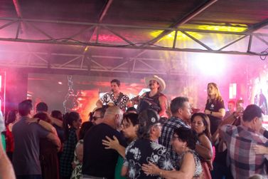 Gabriel & Santiago agitaram a Quermesse de S&atilde;o Valentim no Bairro do Moinho em Birigui