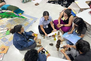 Oficina de conta&ccedil;&atilde;o de hist&oacute;rias prepara futuros pedagogos para o Felita 2026