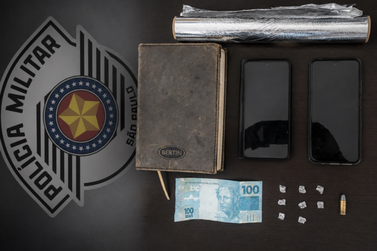 Pol&iacute;cia Militar prende homem por tr&aacute;fico de drogas no Centro de Avanhandava