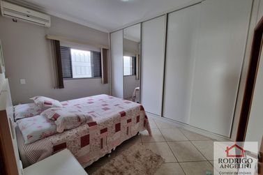 Casa &agrave; venda - Residencial Jardim do Lago III